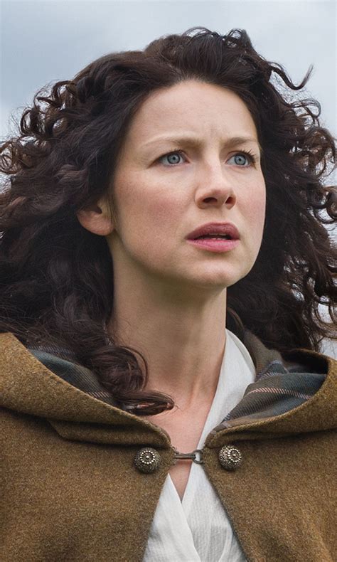 who plays claire in outlander